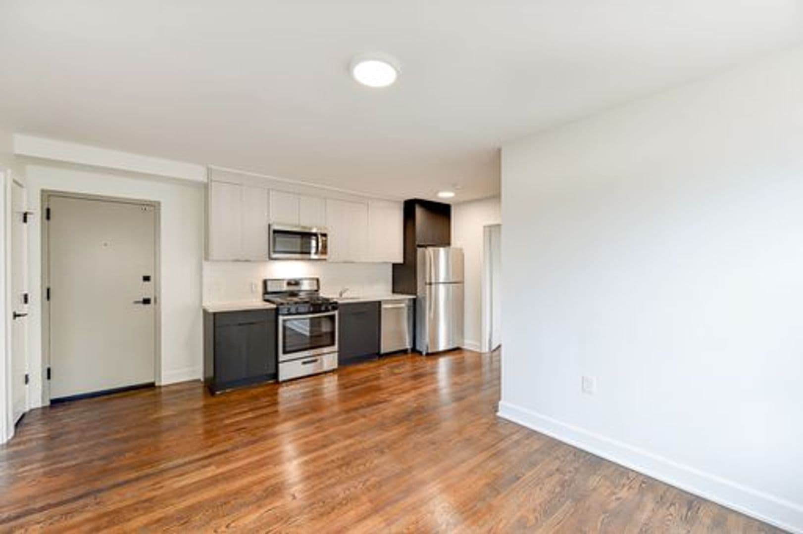 Washington Apartment: 1363 Peabody St NW