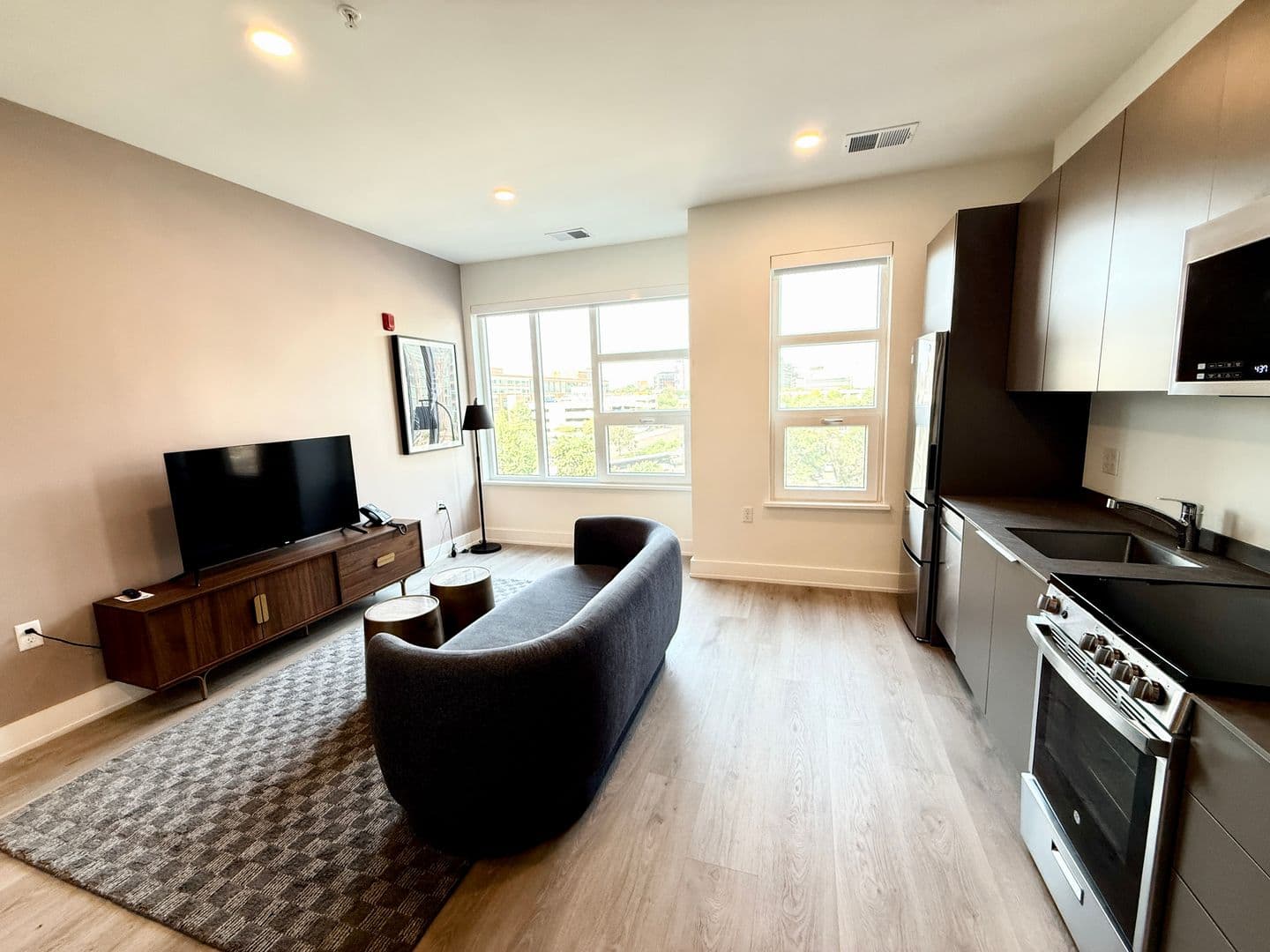 Washington Apartment: 1324 N Capitol St NW