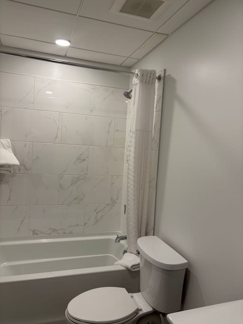 Washington Apartment: 1324 N Capitol St NW