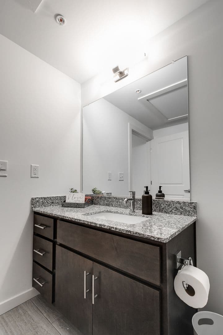 Richmond Apartment: 101 S 15th St