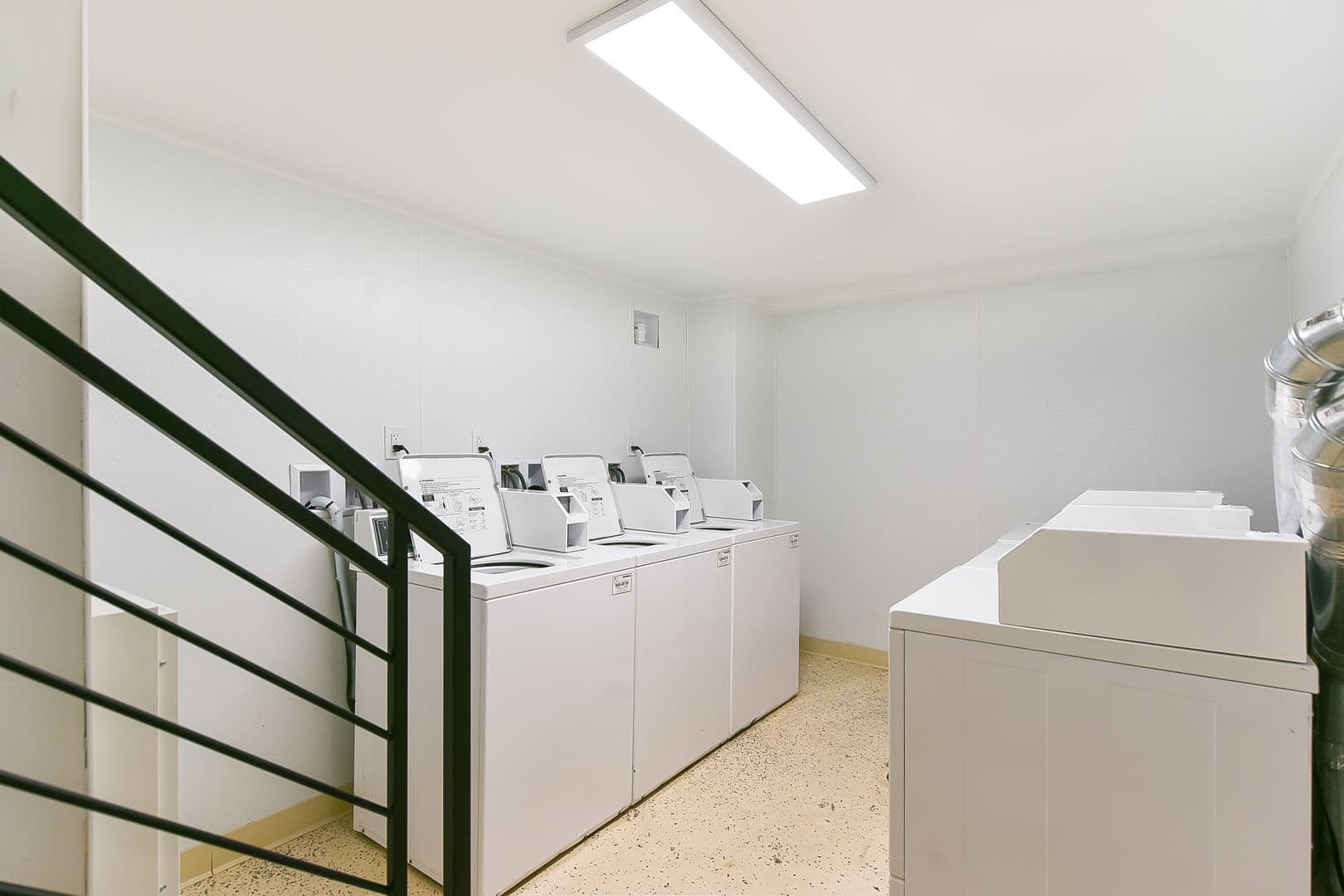 Washington Apartment: 1363 Peabody St NW
