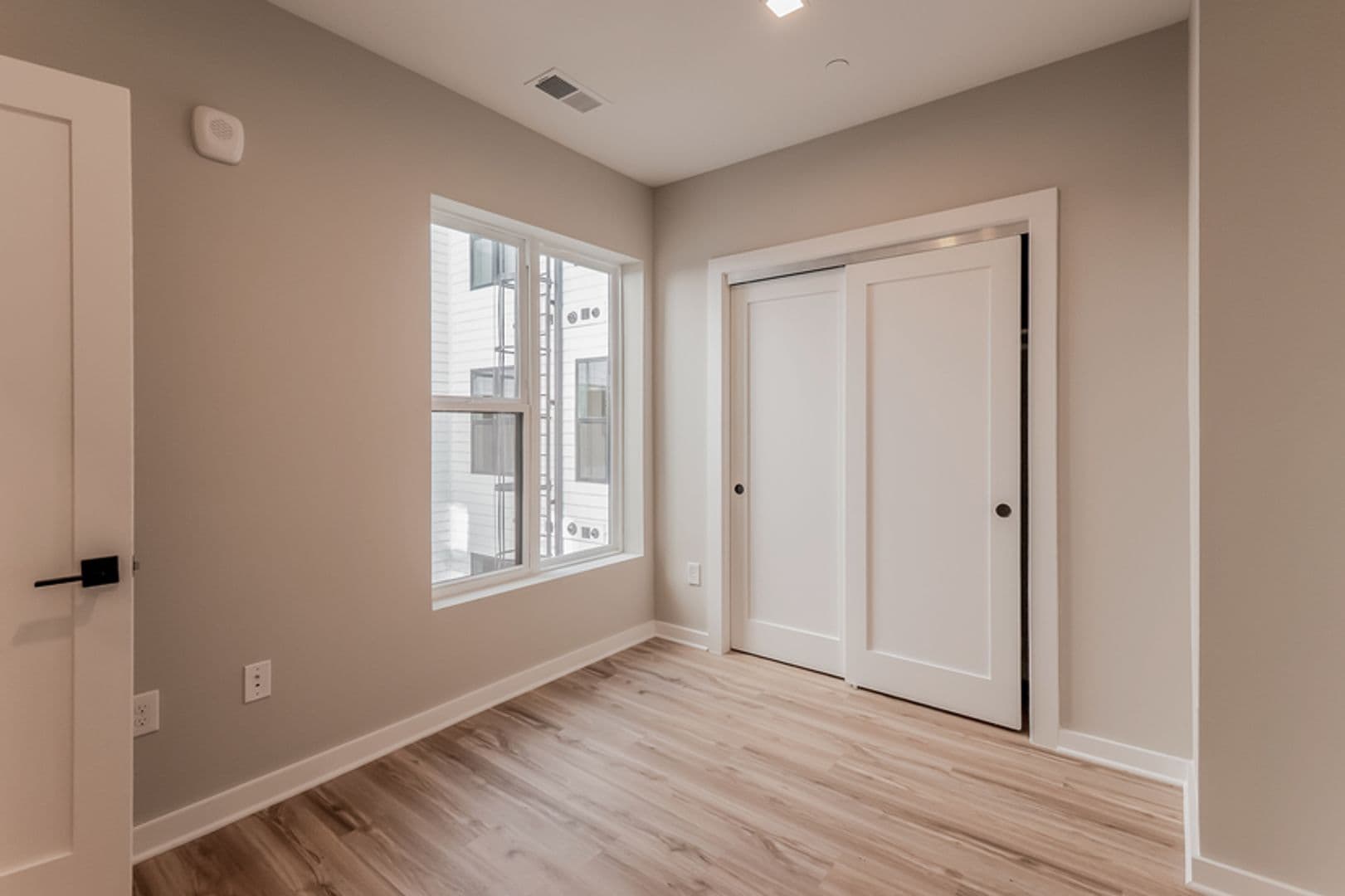 Washington Apartment: 1358 Florida Ave NE