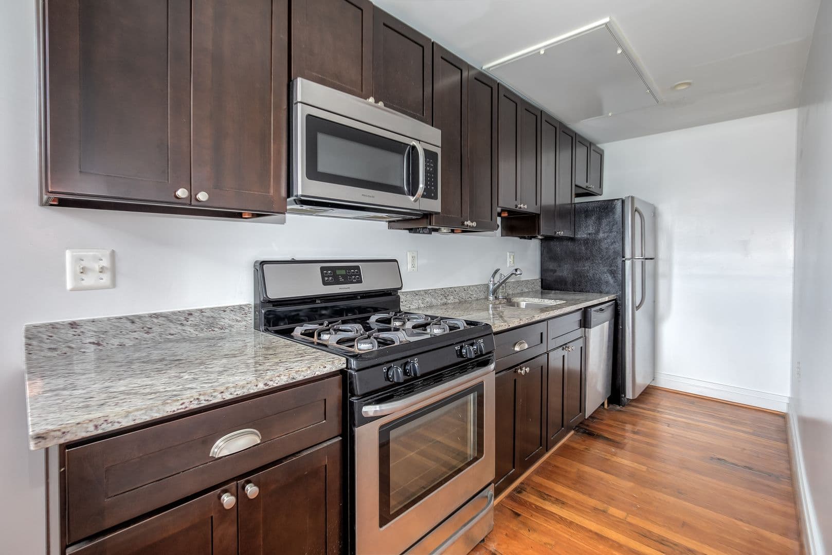 Washington Apartment: 3625 16th St NW