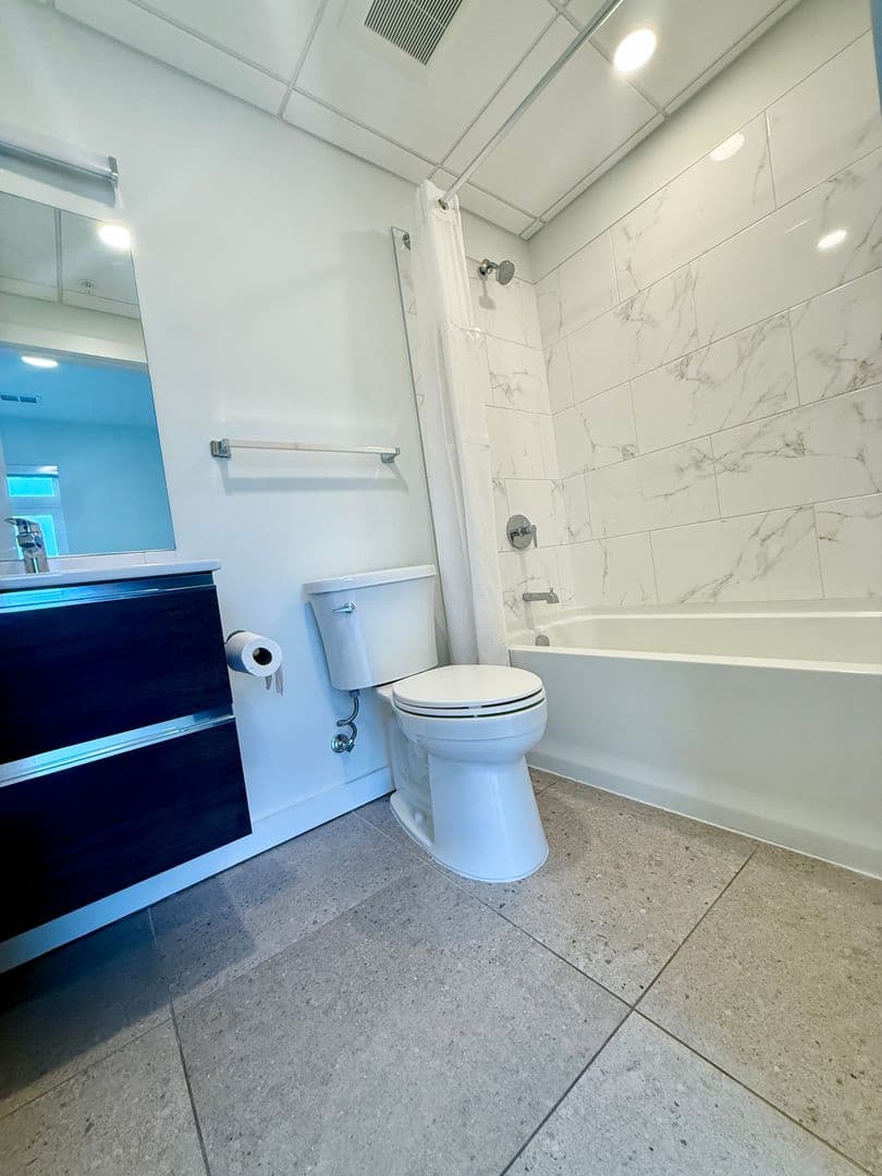 Washington Apartment: 1324 N Capitol St NW