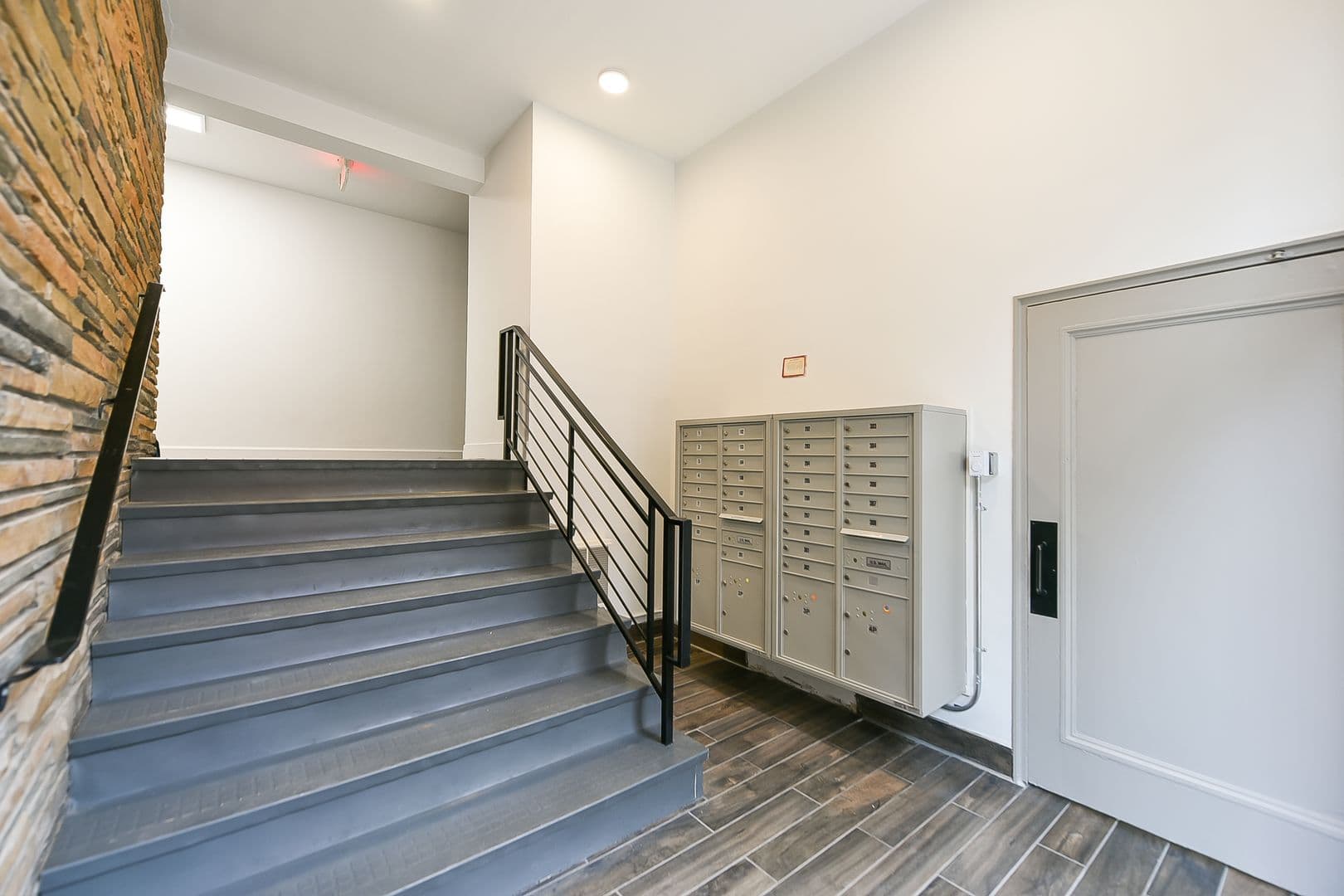 Washington Apartment: 1363 Peabody St NW