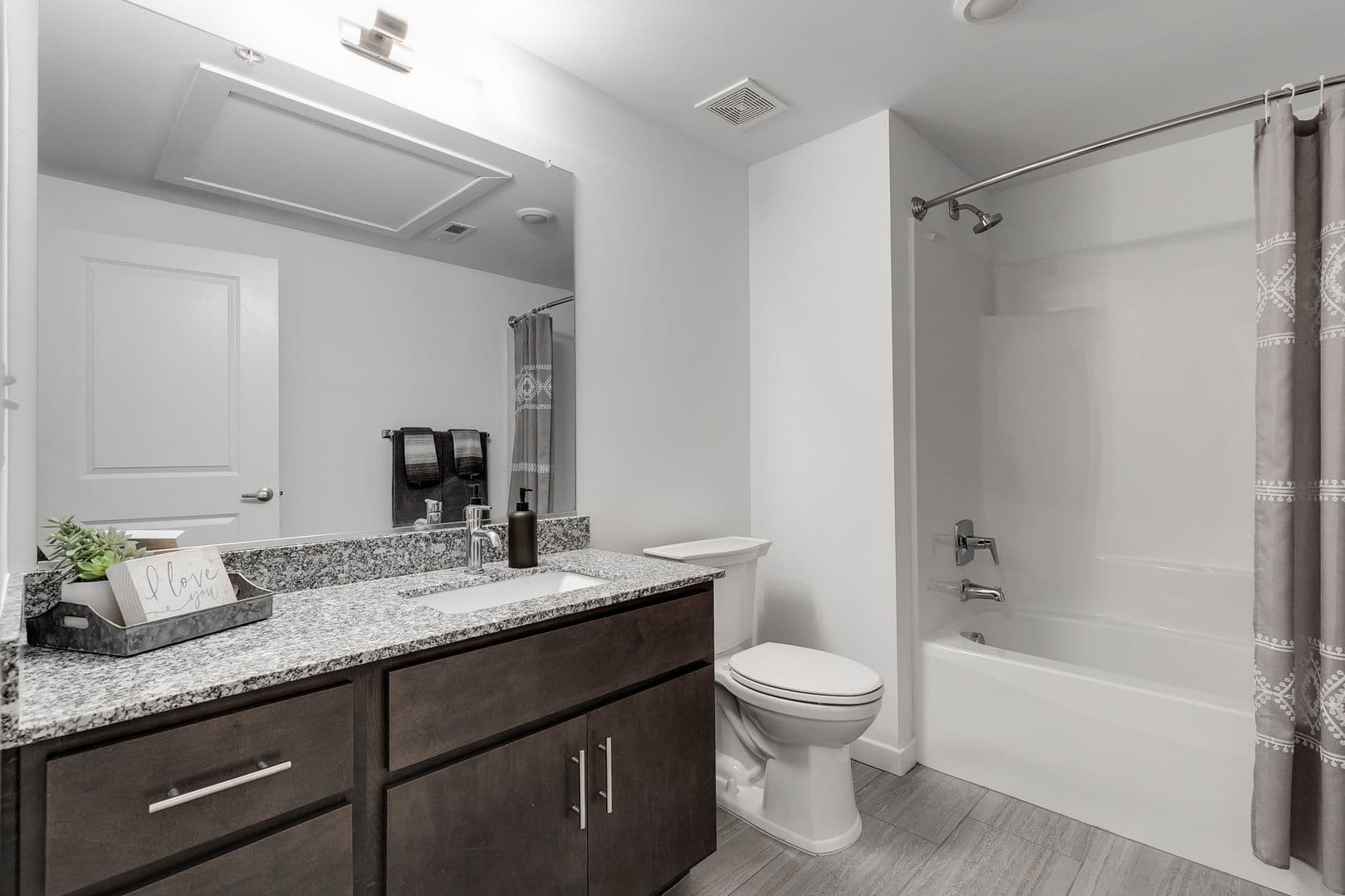 Richmond Apartment: 101 S 15th St
