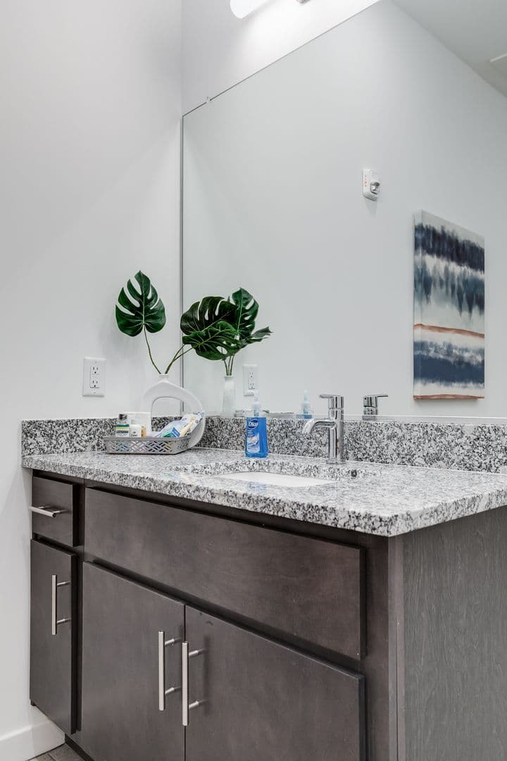 Richmond Apartment: 101 S 15th St