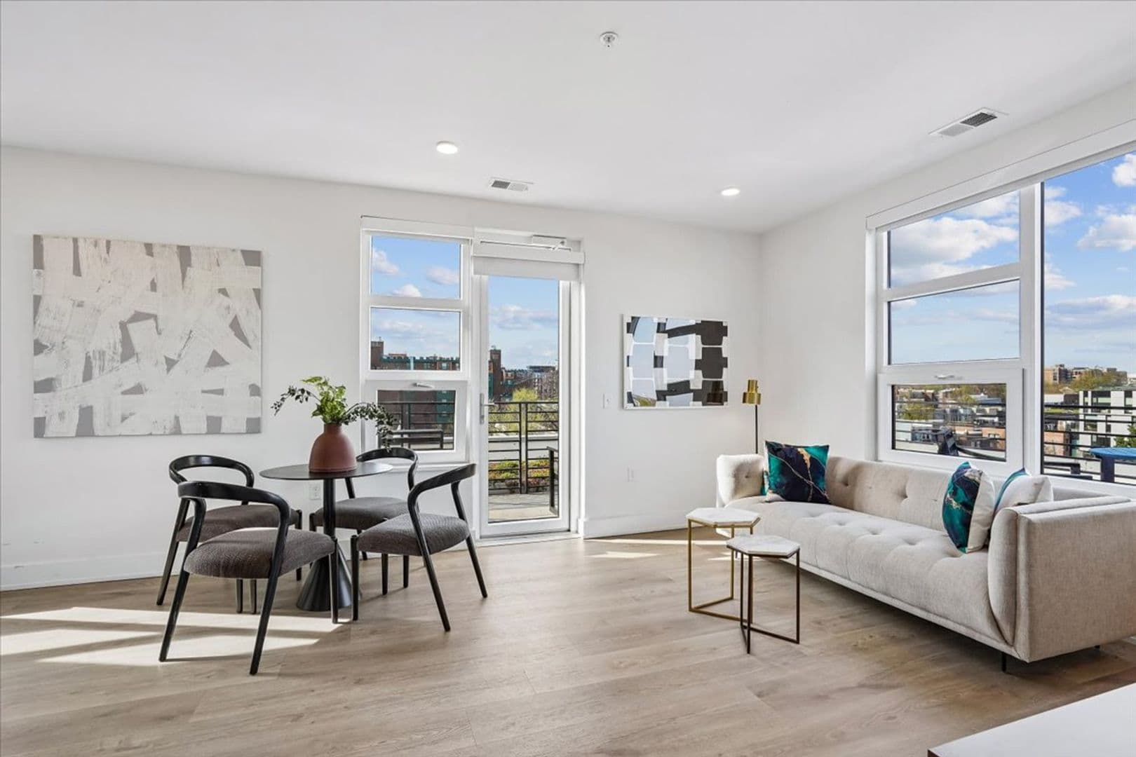 Washington Apartment: 1324 N Capitol St NW
