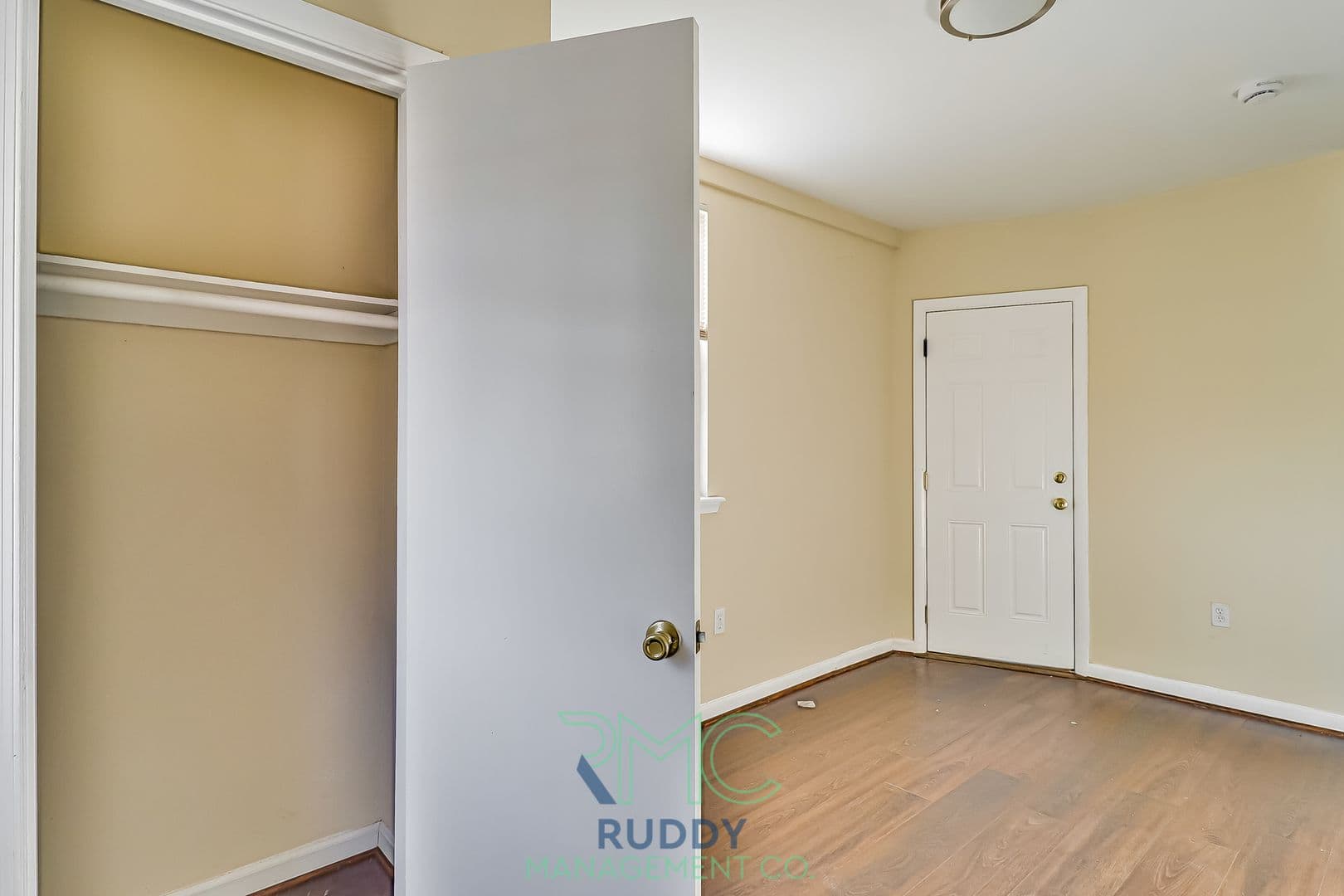 Washington Apartment: 3130 Buena Vista Terracce