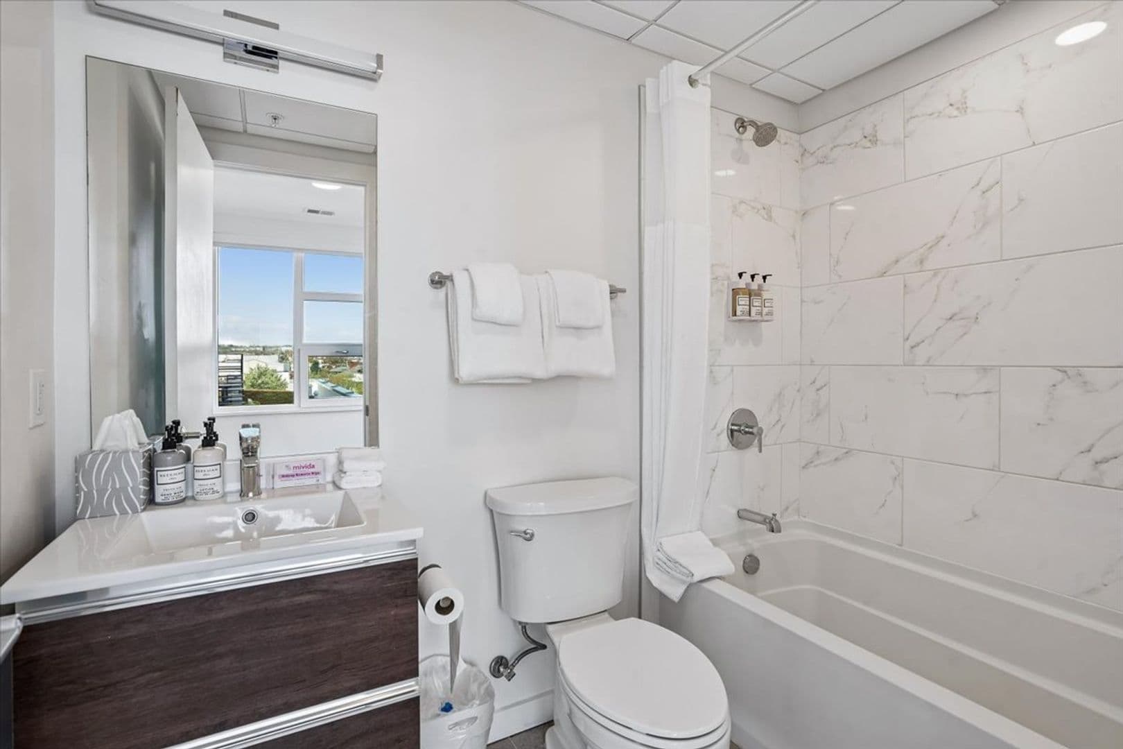 Washington Apartment: 1324 N Capitol St NW