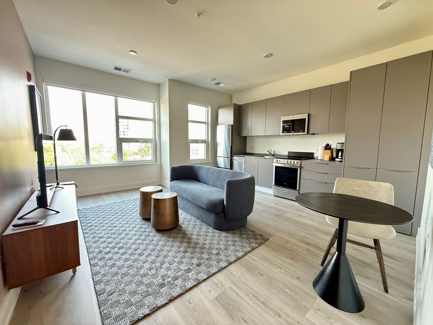 Washington Apartment: 1324 N Capitol St NW