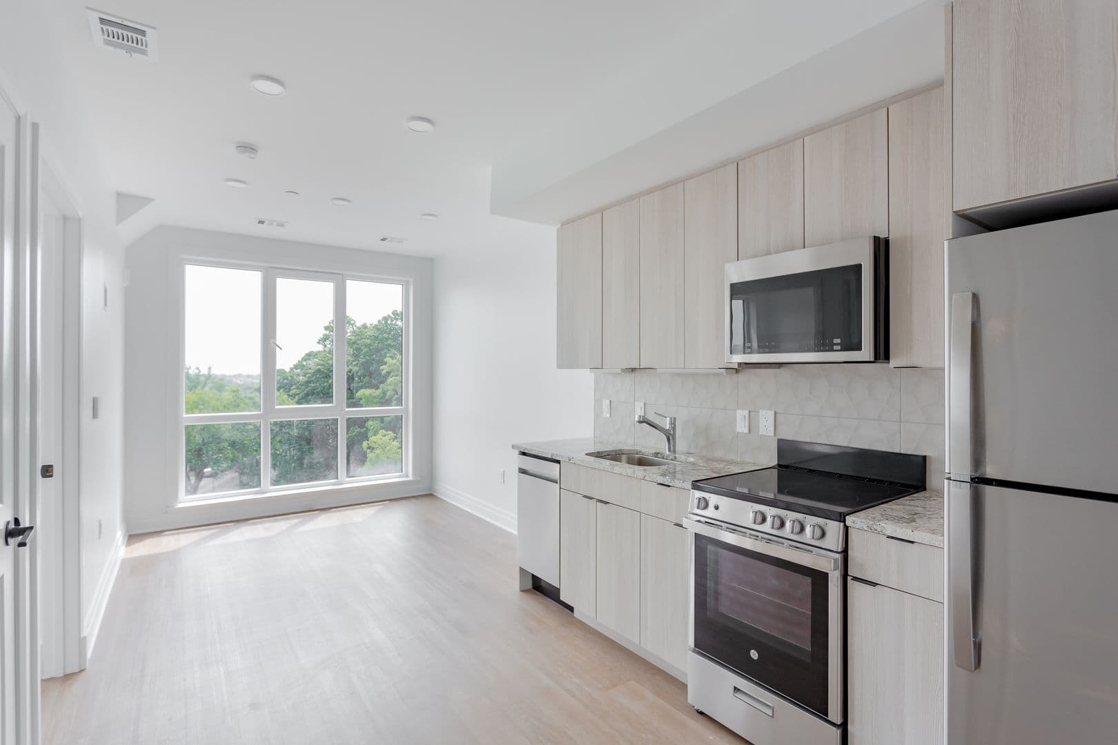Washington Apartment: 5816 Georgia Avenue NW