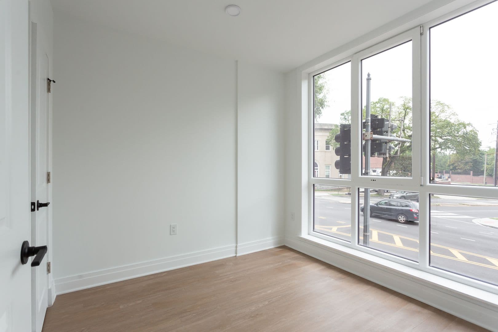 Washington Apartment: 5816 Georgia Avenue NW