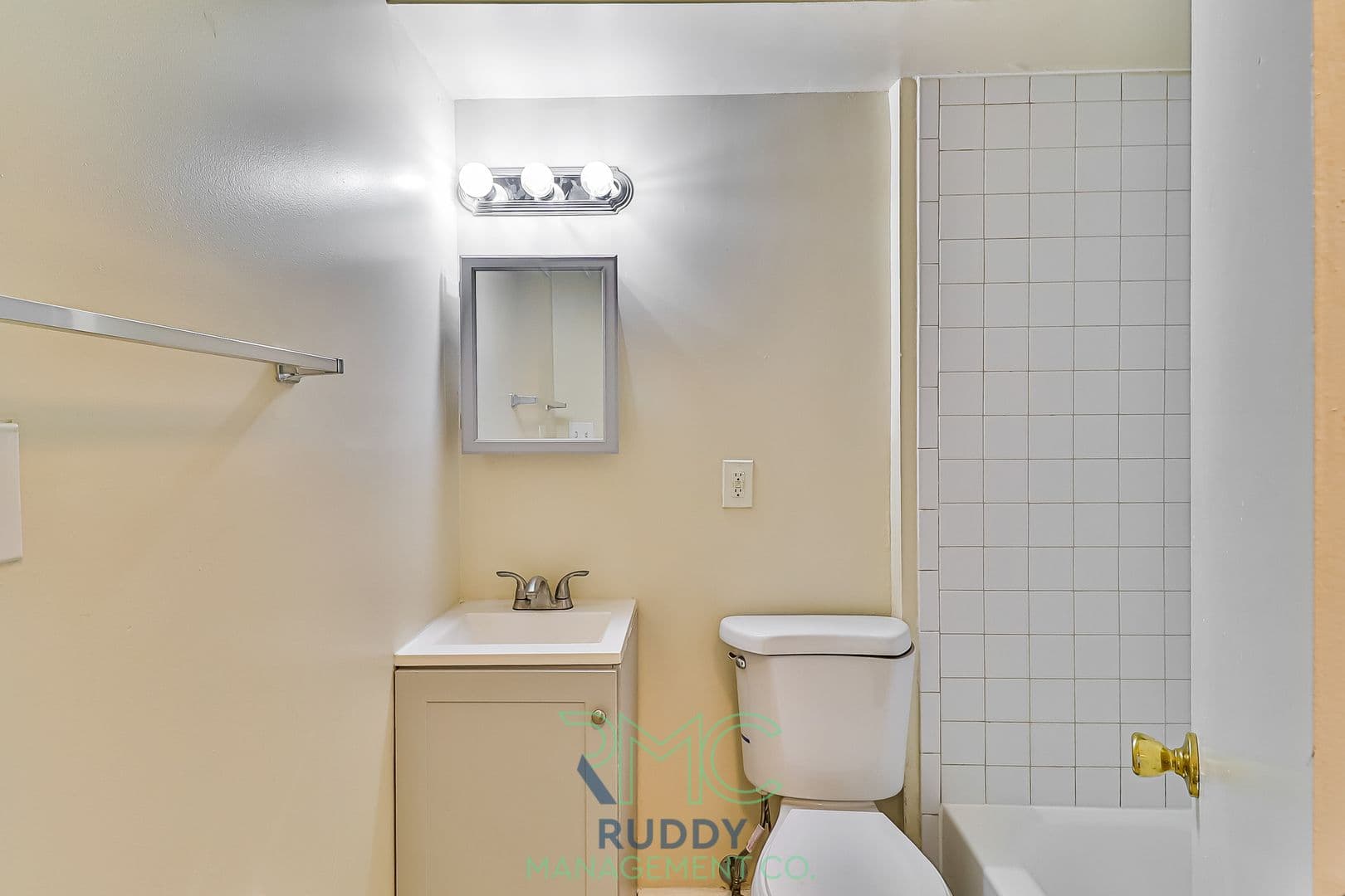 Washington Apartment: 3130 Buena Vista Terracce