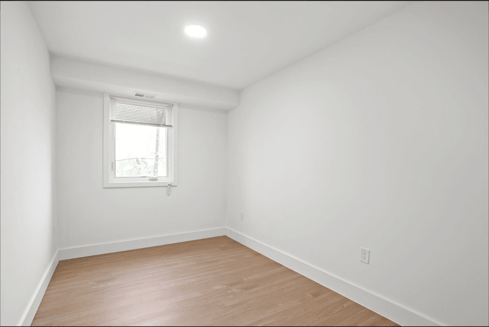 Washington Apartment: 5601 13th St NW