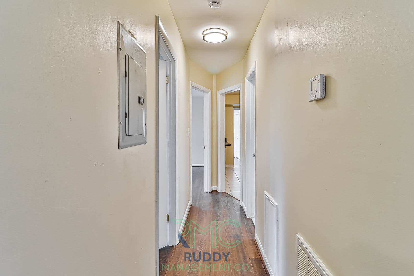 Washington Apartment: 3130 Buena Vista Terracce