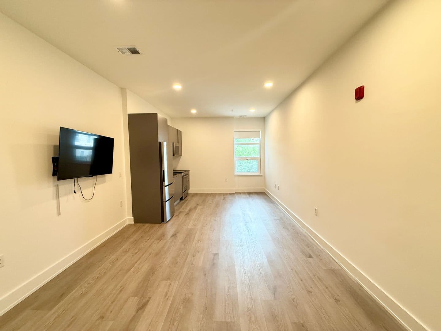 Washington Apartment: 1324 N Capitol St NW