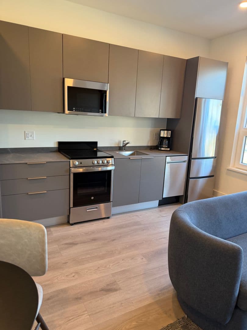 Washington Apartment: 1324 N Capitol St NW