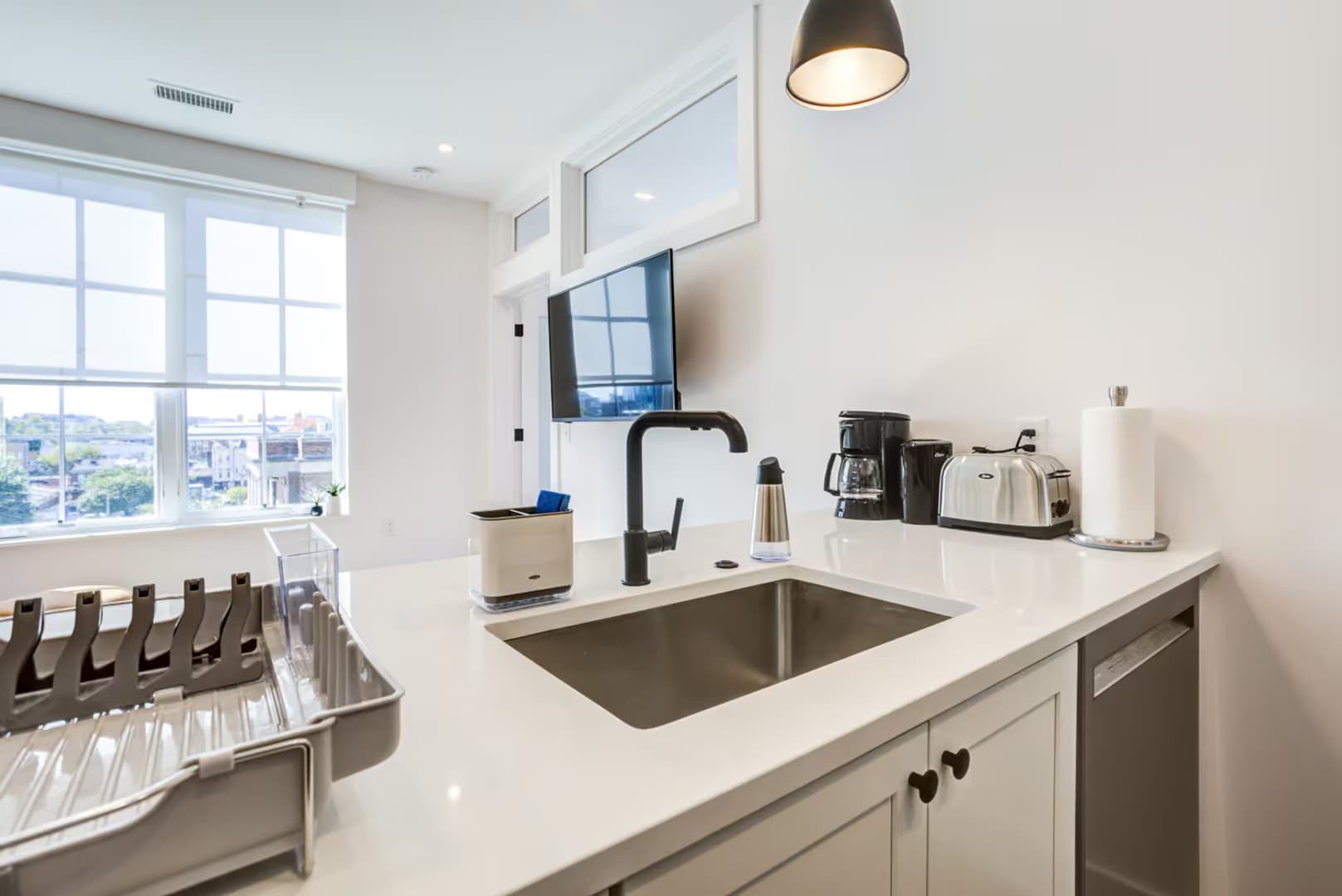 Washington Apartment: 2106-2108 Vermont Ave