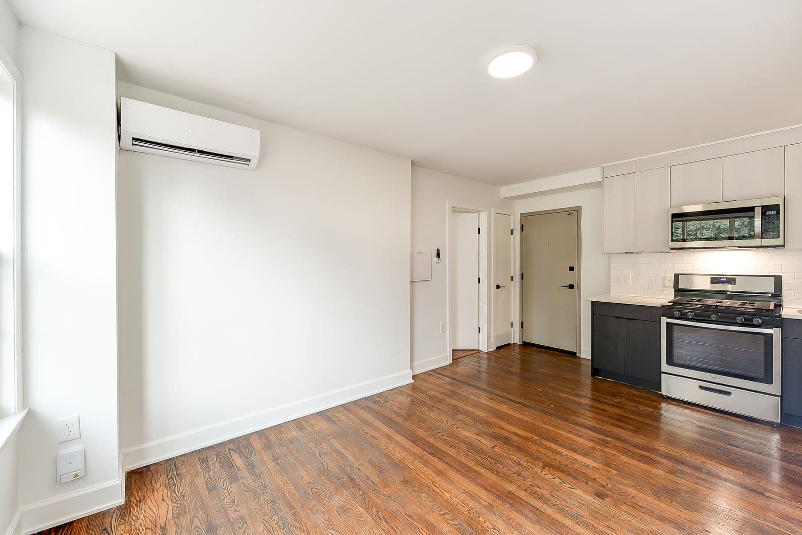 Washington Apartment: 1363 Peabody St NW
