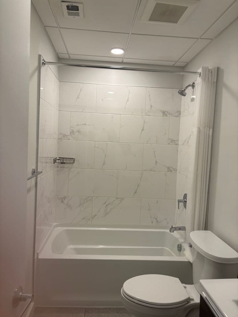Washington Apartment: 1324 N Capitol St NW