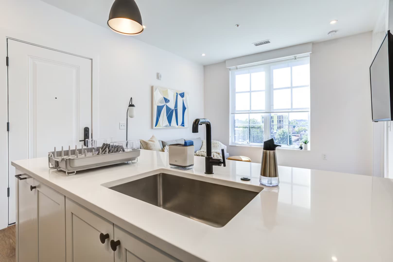 Washington Apartment: 2106-2108 Vermont Ave