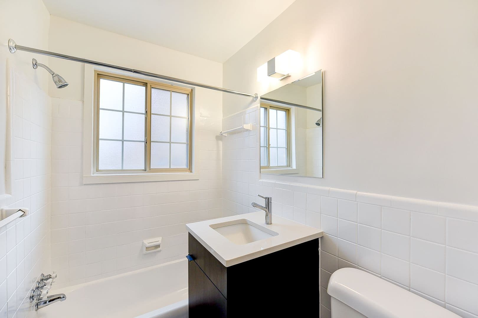 Washington Apartment: 1363 Peabody St NW