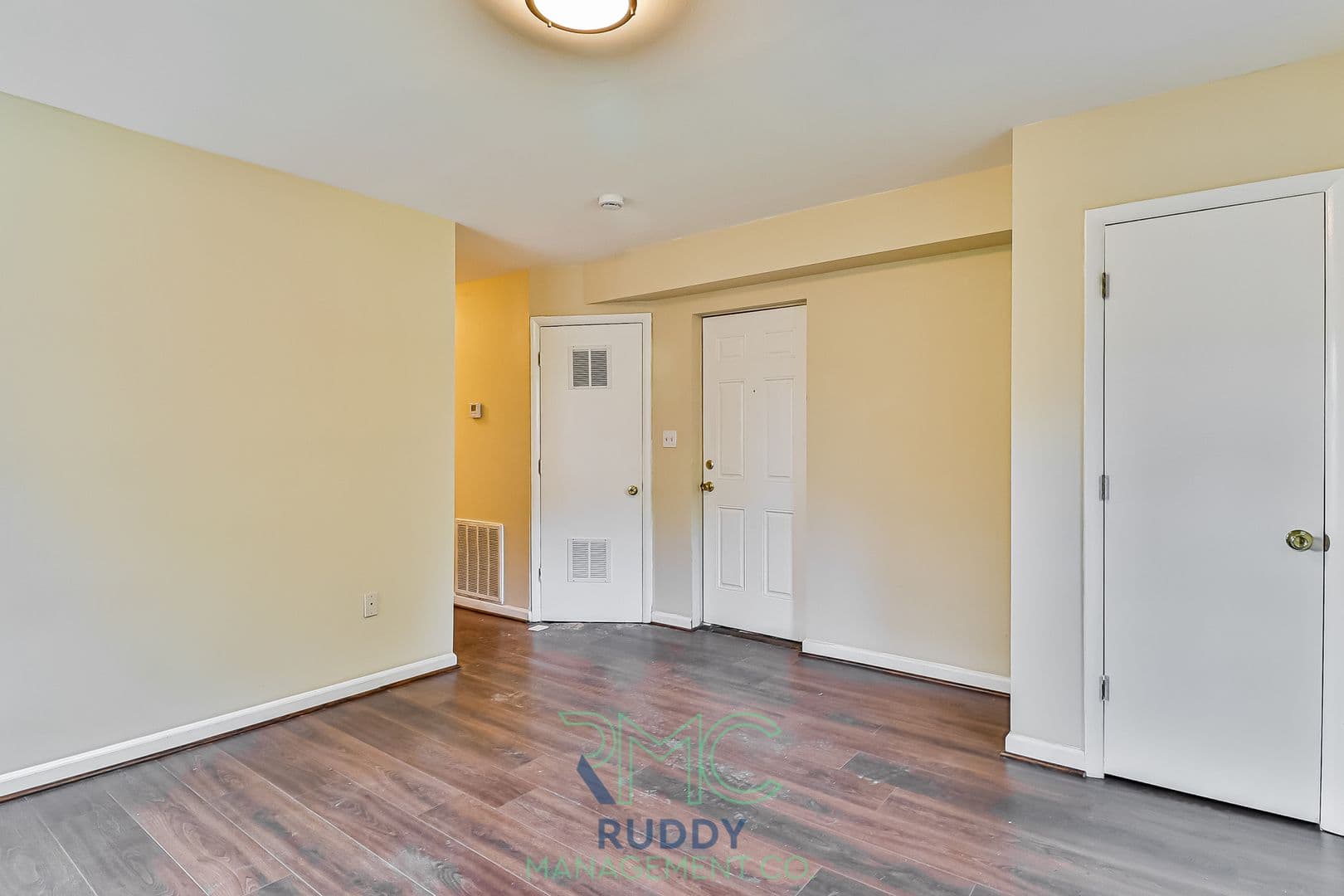 Washington Apartment: 3130 Buena Vista Terracce