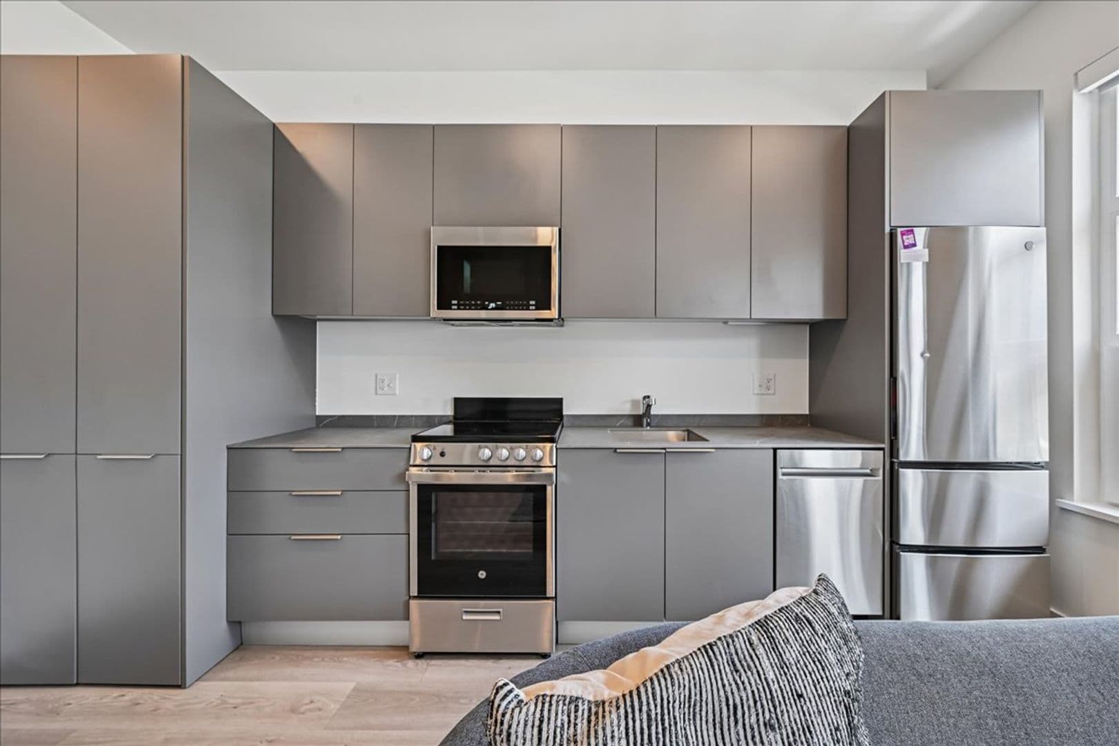 Washington Apartment: 1324 N Capitol St NW