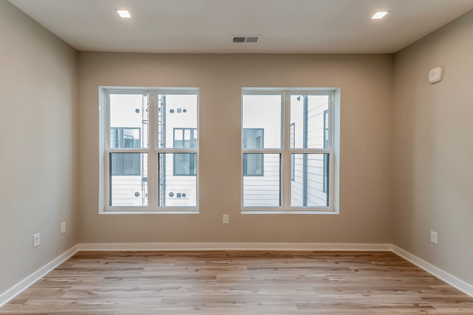 Washington Apartment: 1358 Florida Ave NE