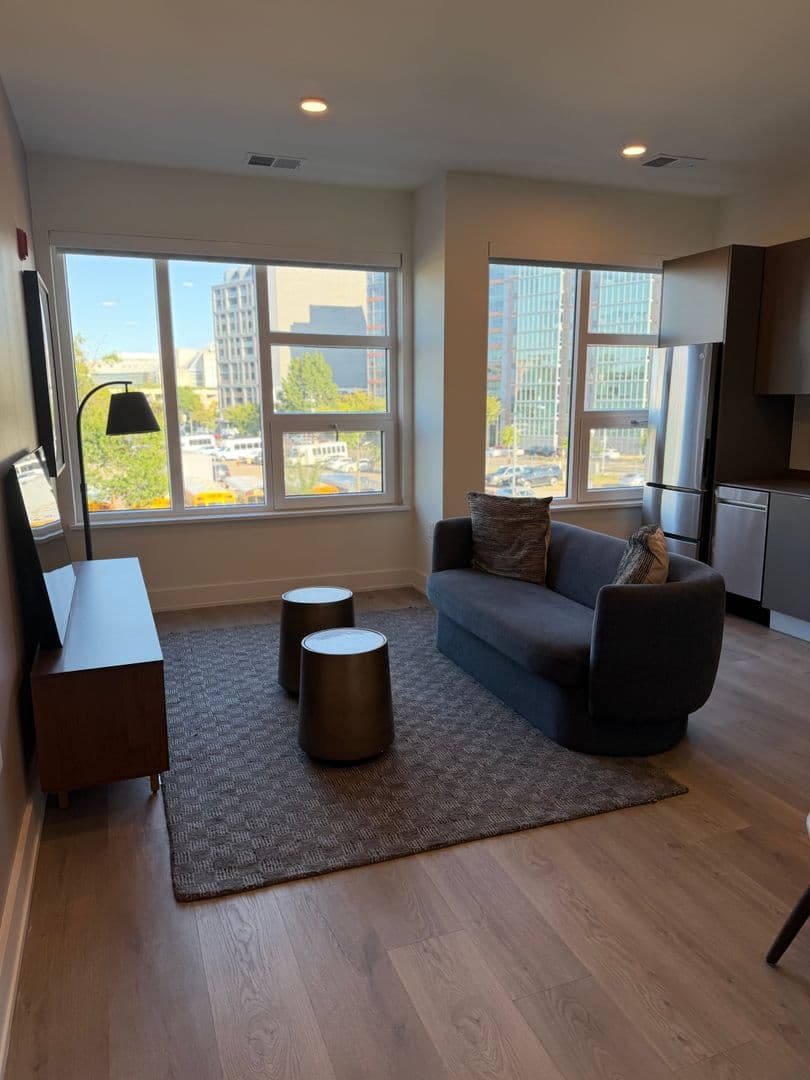 Washington Apartment: 1324 N Capitol St NW