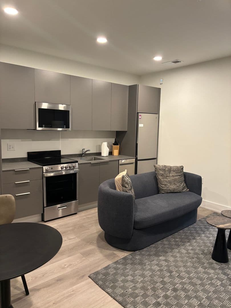 Washington Apartment: 1324 N Capitol St NW