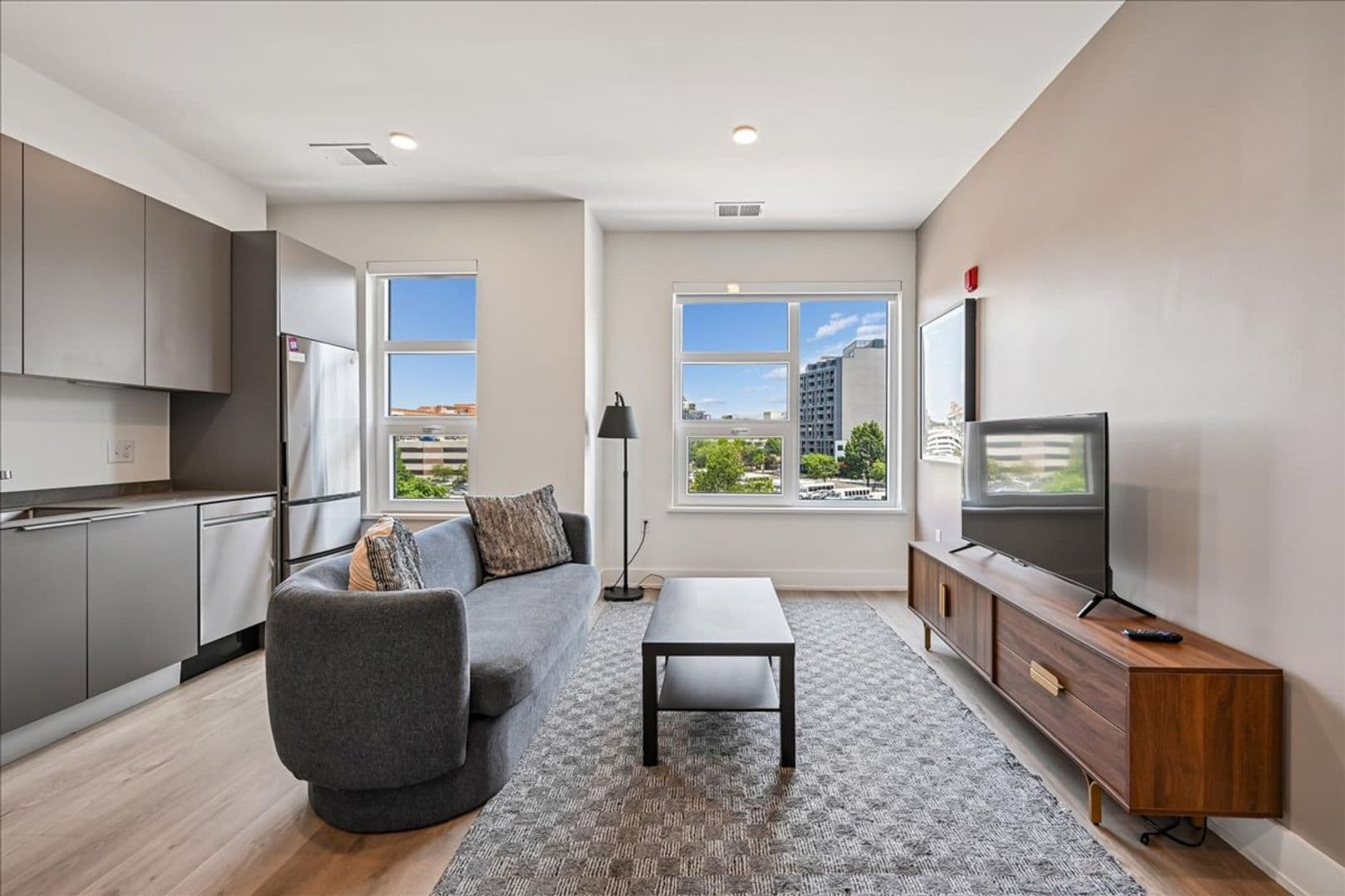 Washington Apartment: 1324 N Capitol St NW