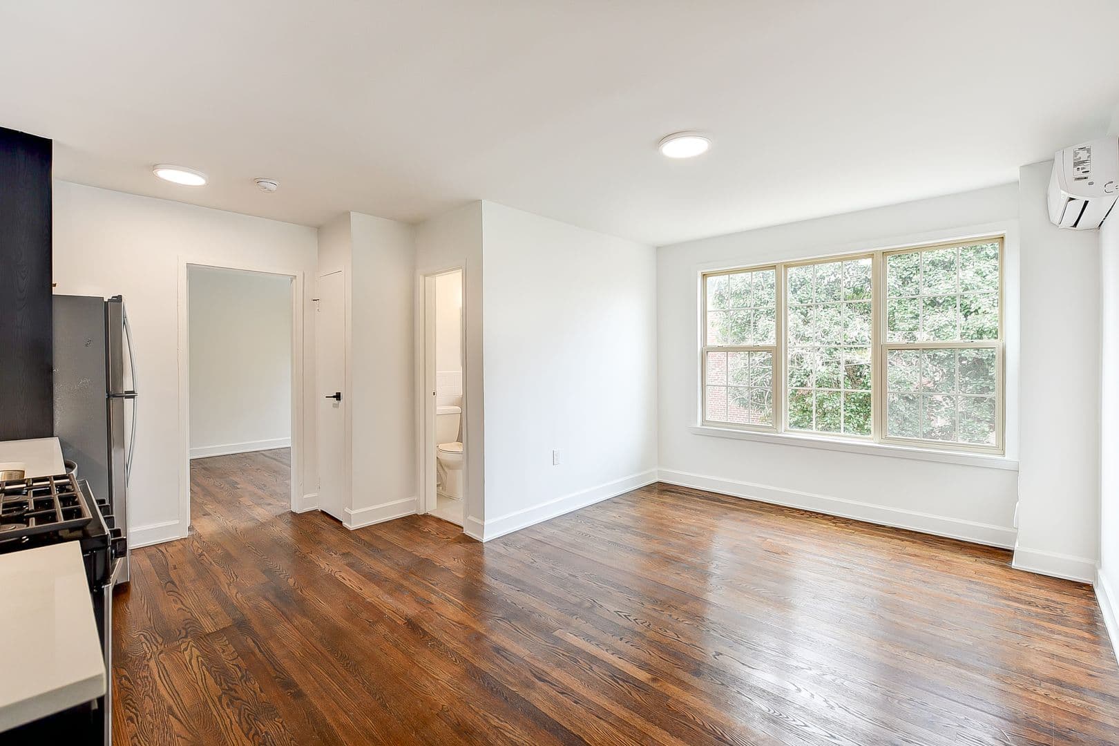 Washington Apartment: 1363 Peabody St NW