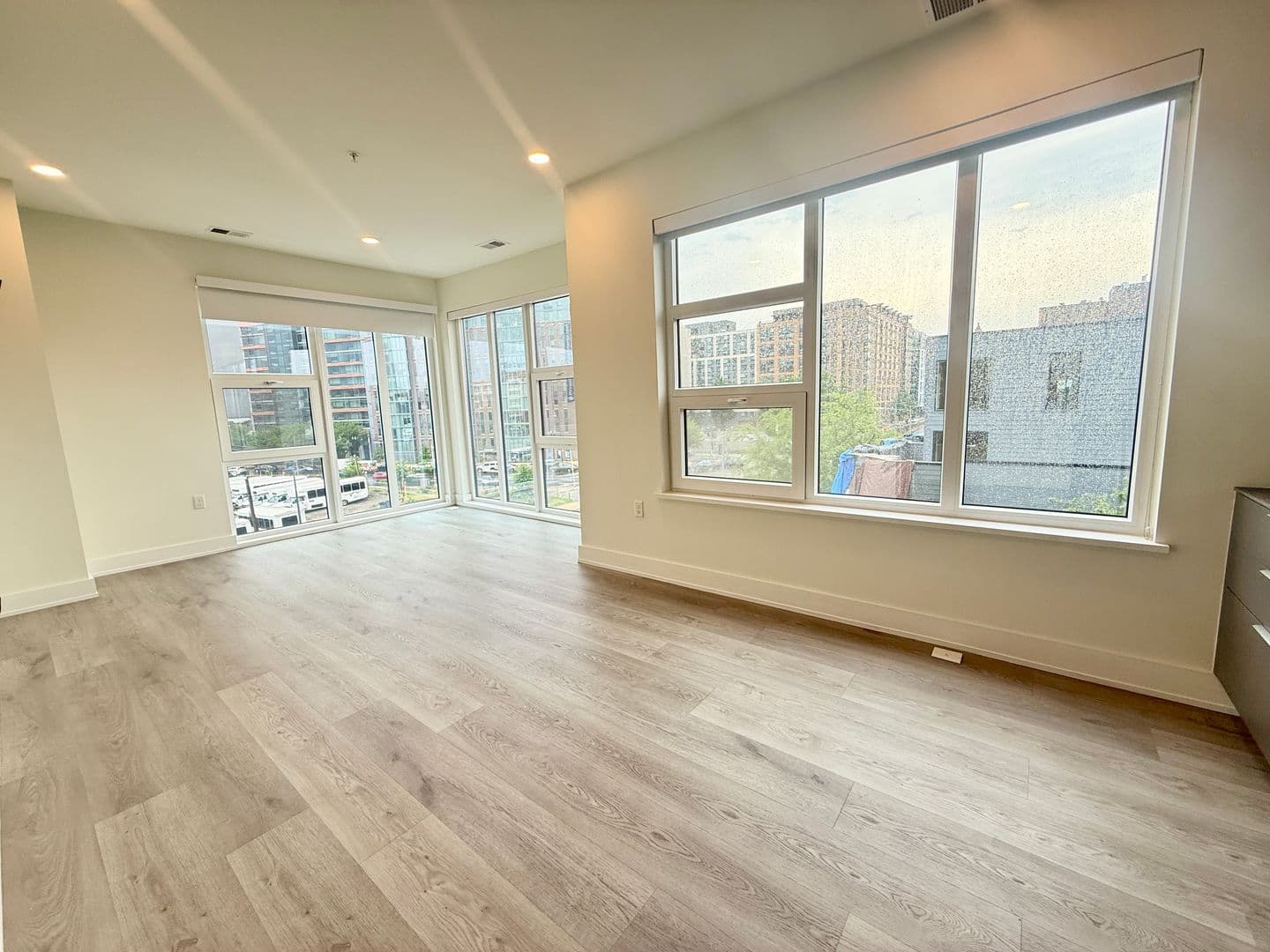 Washington Apartment: 1324 N Capitol St NW