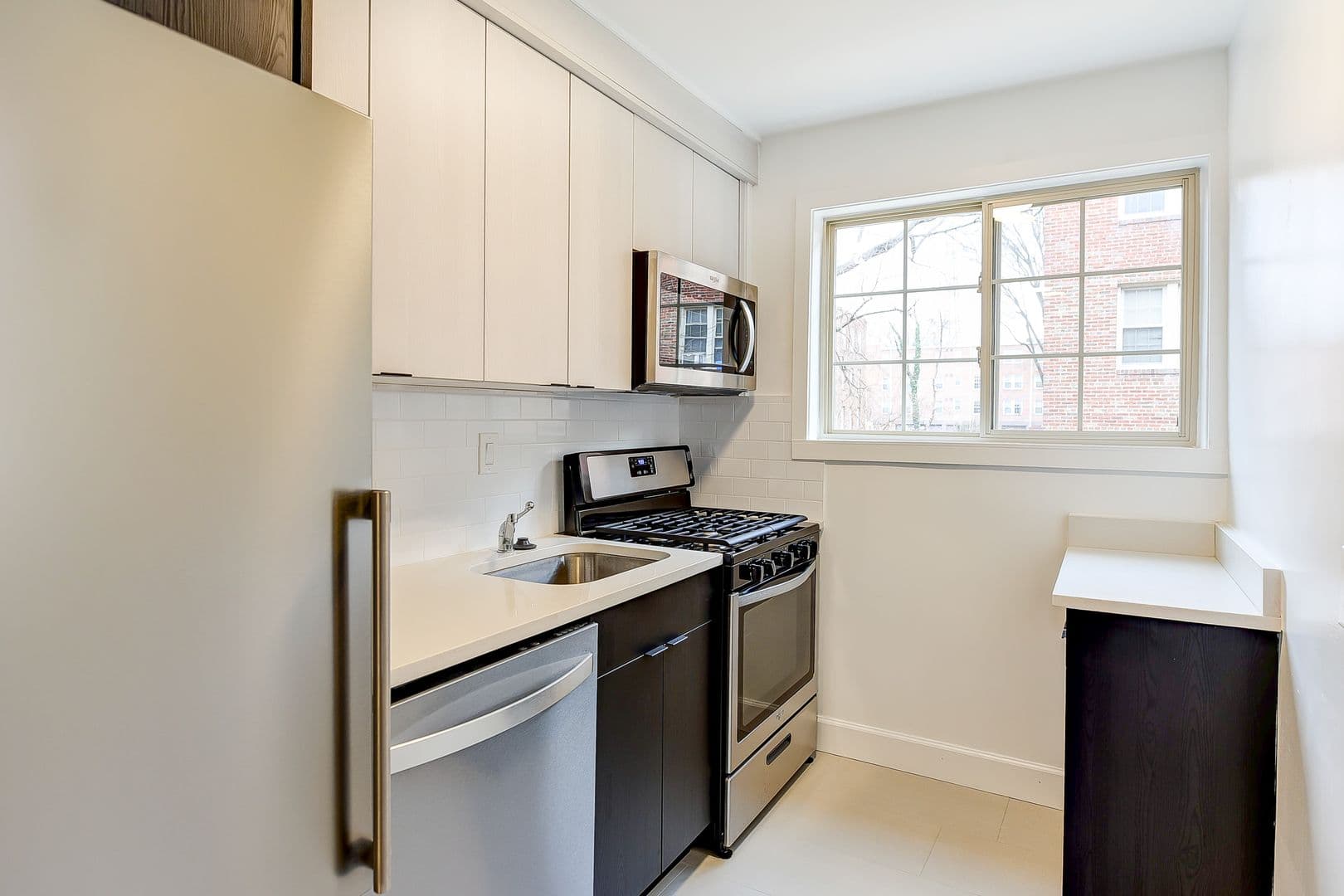 Washington Apartment: 1363 Peabody St NW