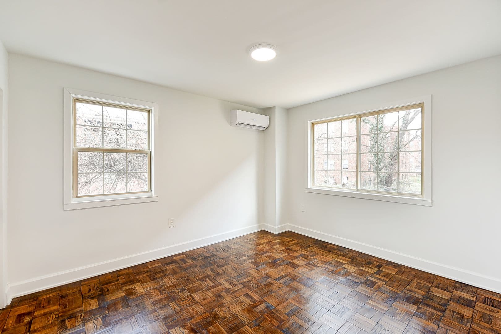 Washington Apartment: 1363 Peabody St NW