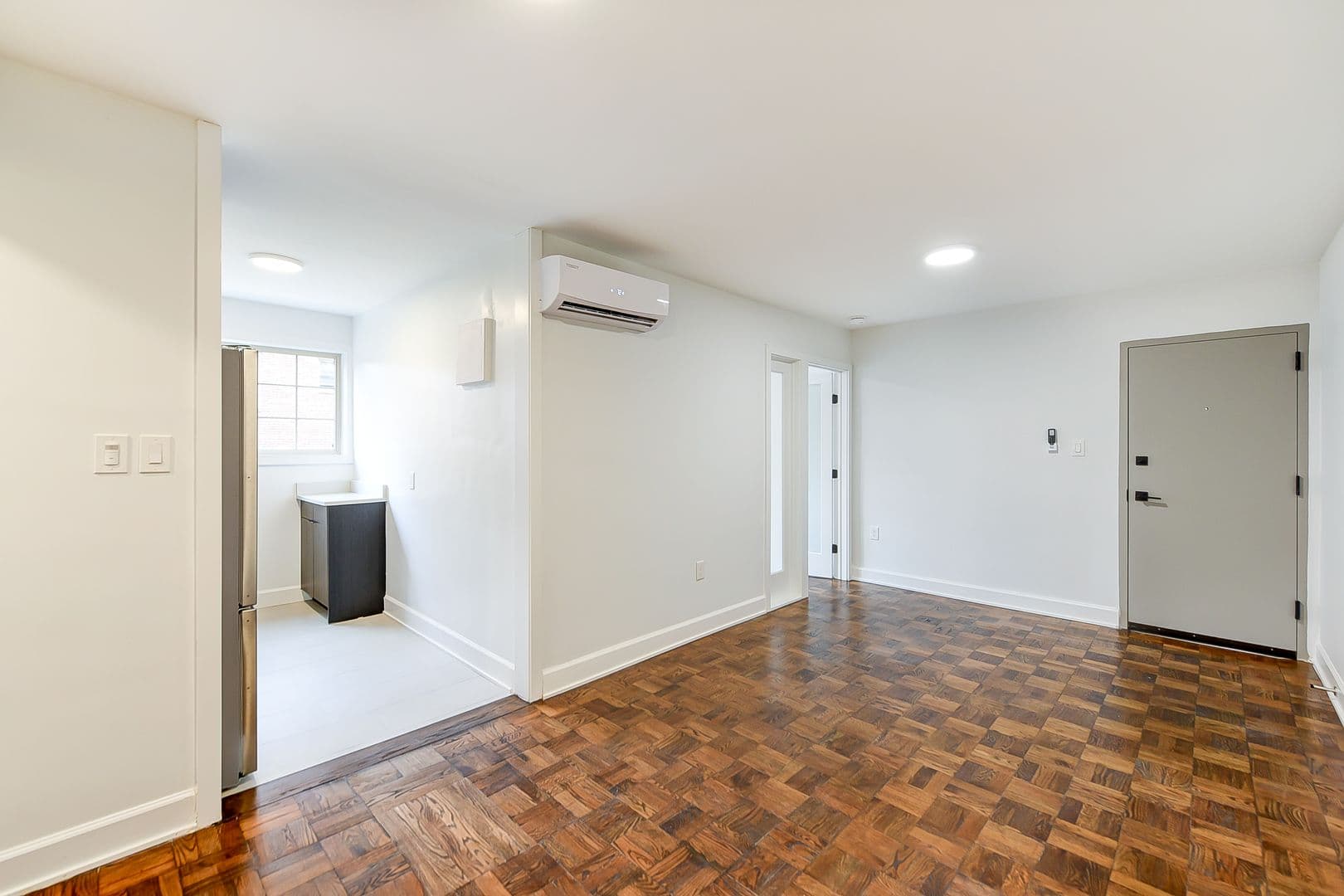 Washington Apartment: 1363 Peabody St NW