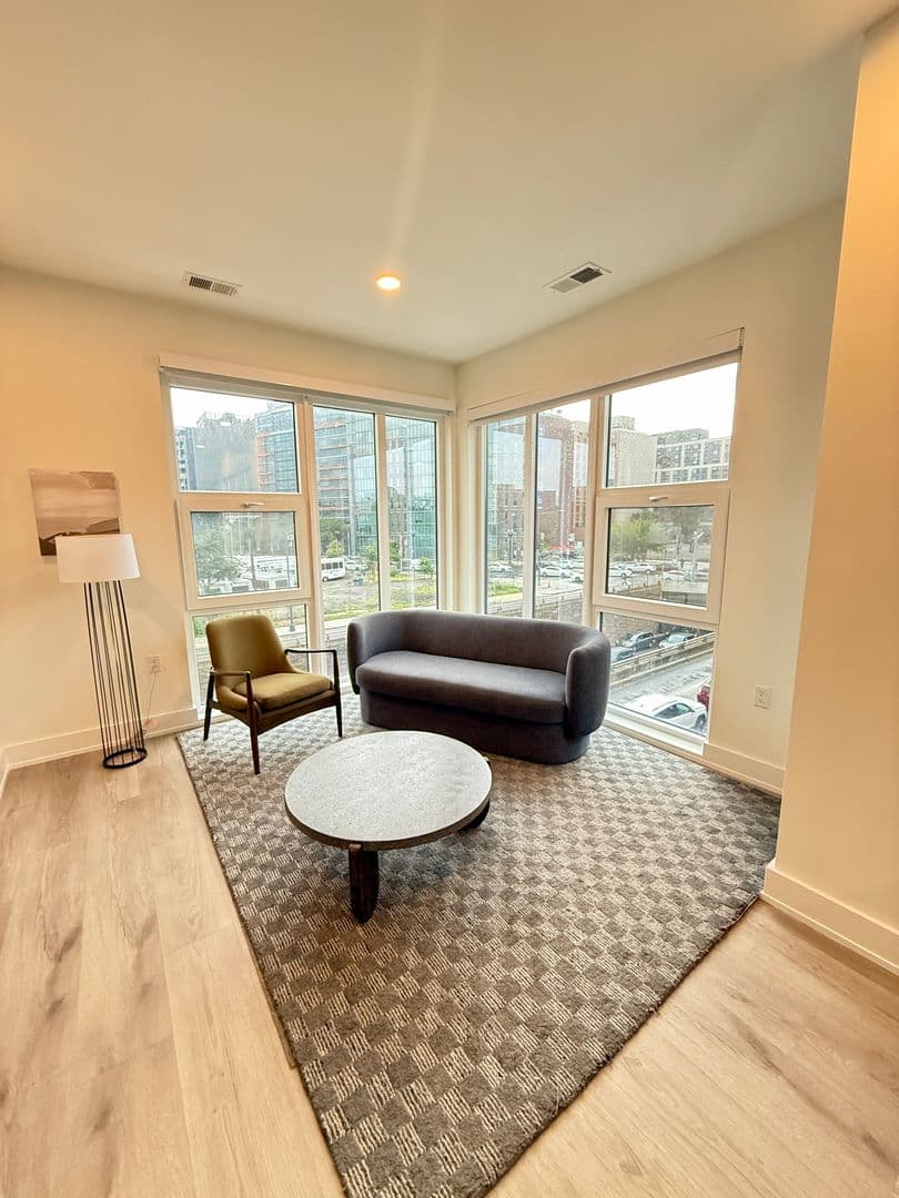 Washington Apartment: 1324 N Capitol St NW