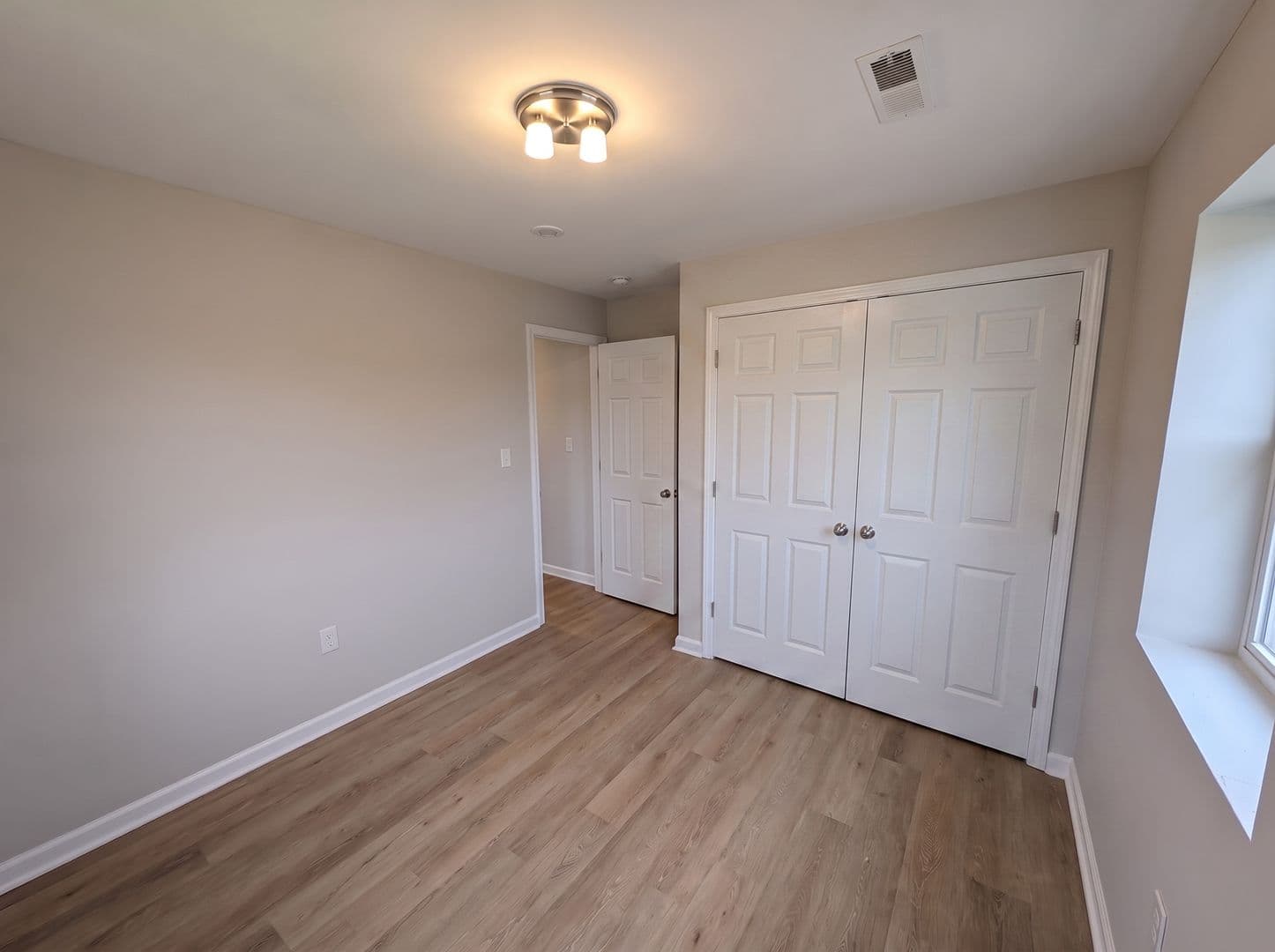 Washington Apartment: 4010-4014 3rd Street SE