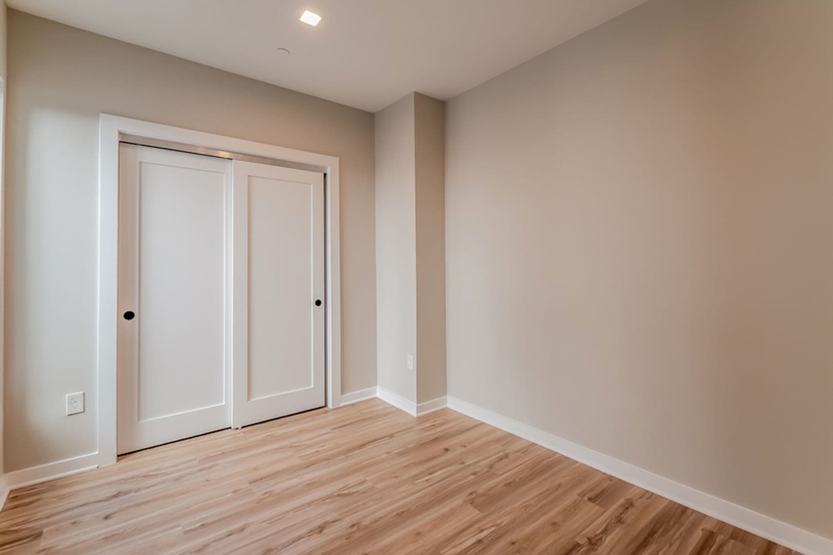 Washington Apartment: 1358 Florida Ave NE