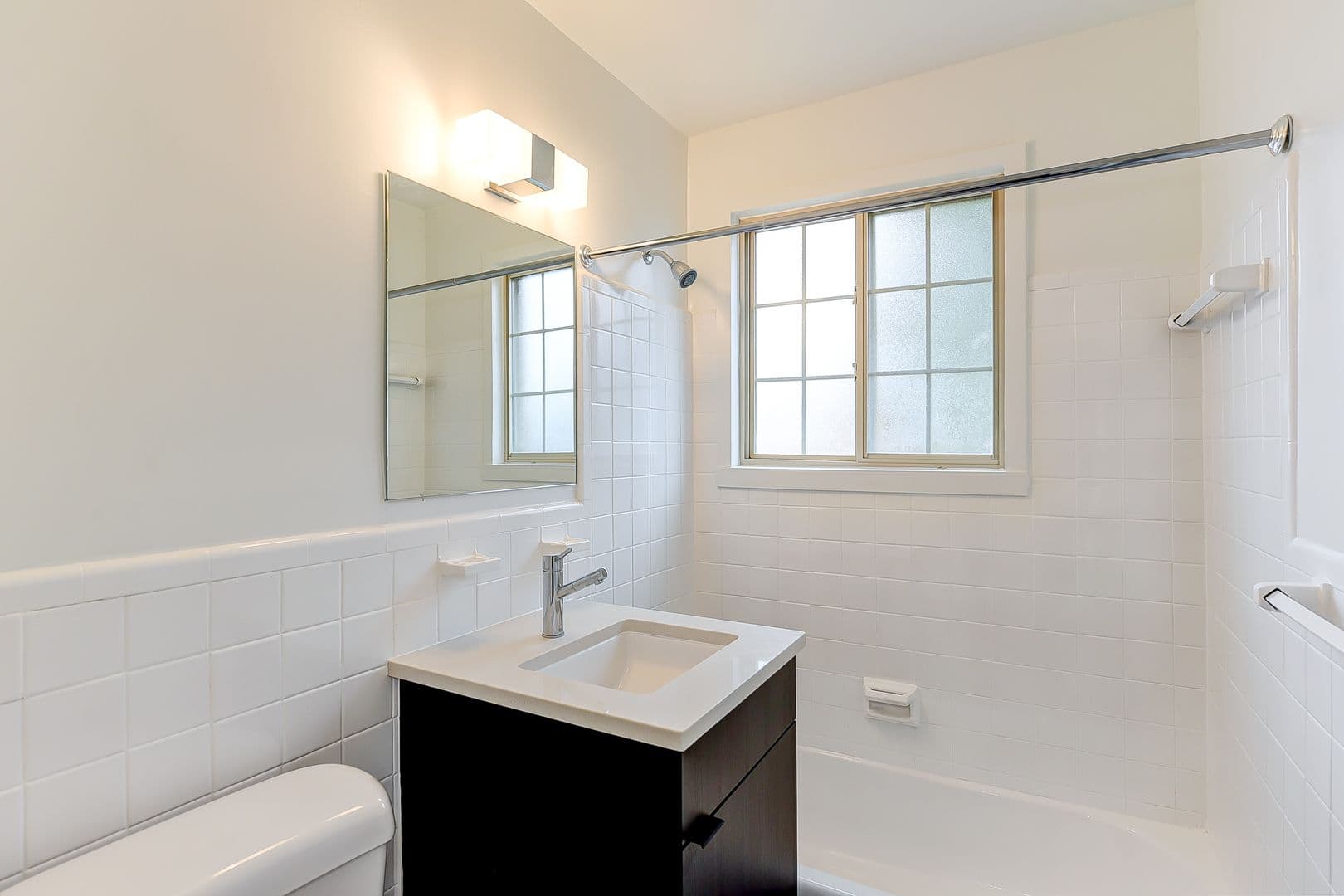 Washington Apartment: 1363 Peabody St NW
