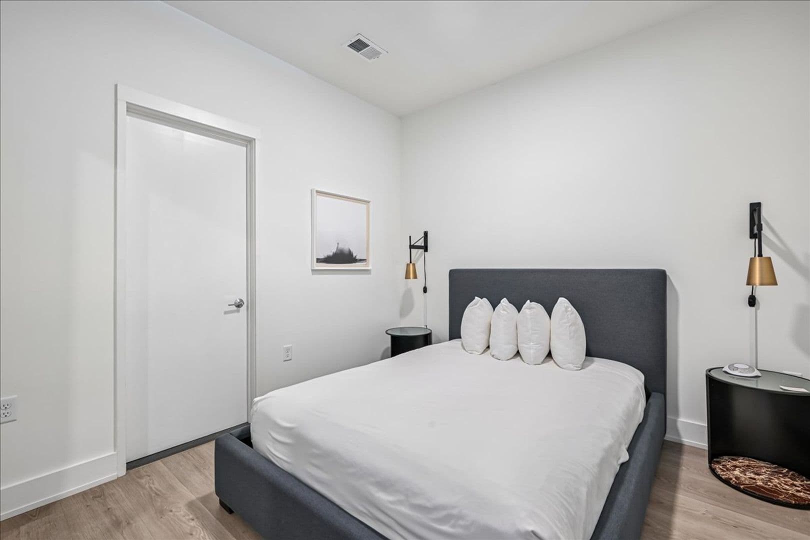 Washington Apartment: 1324 N Capitol St NW