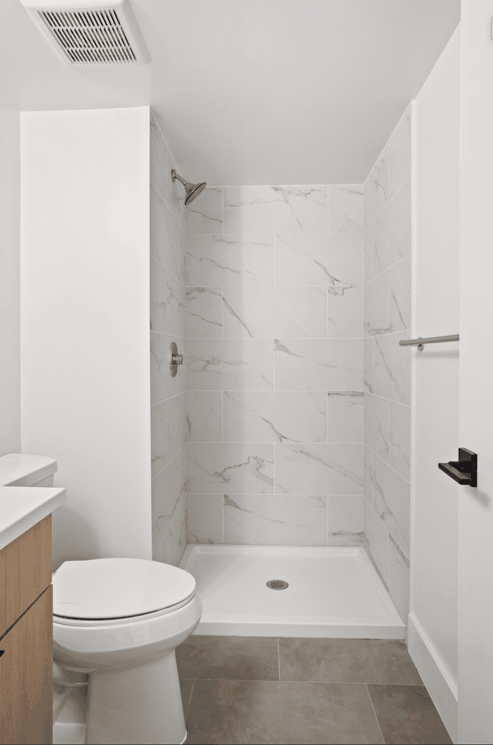 Washington Apartment: 5601 13th St NW