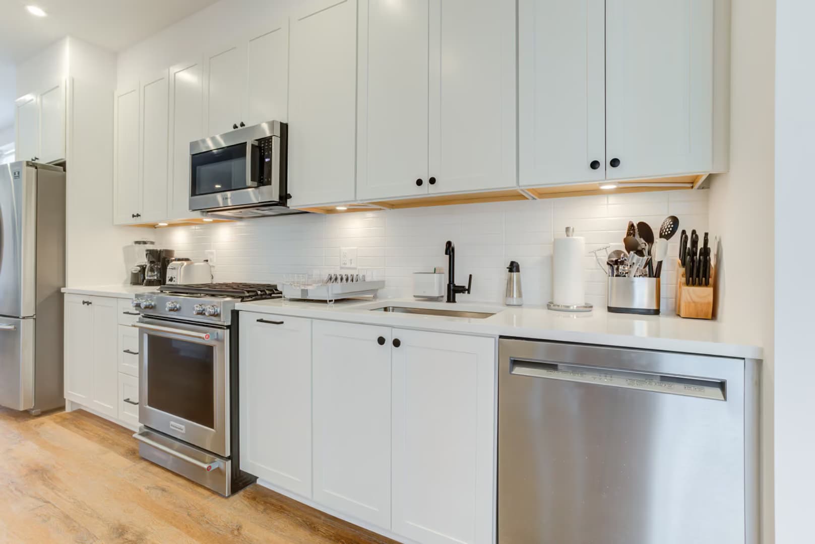 Washington Apartment: 2106-2108 Vermont Ave