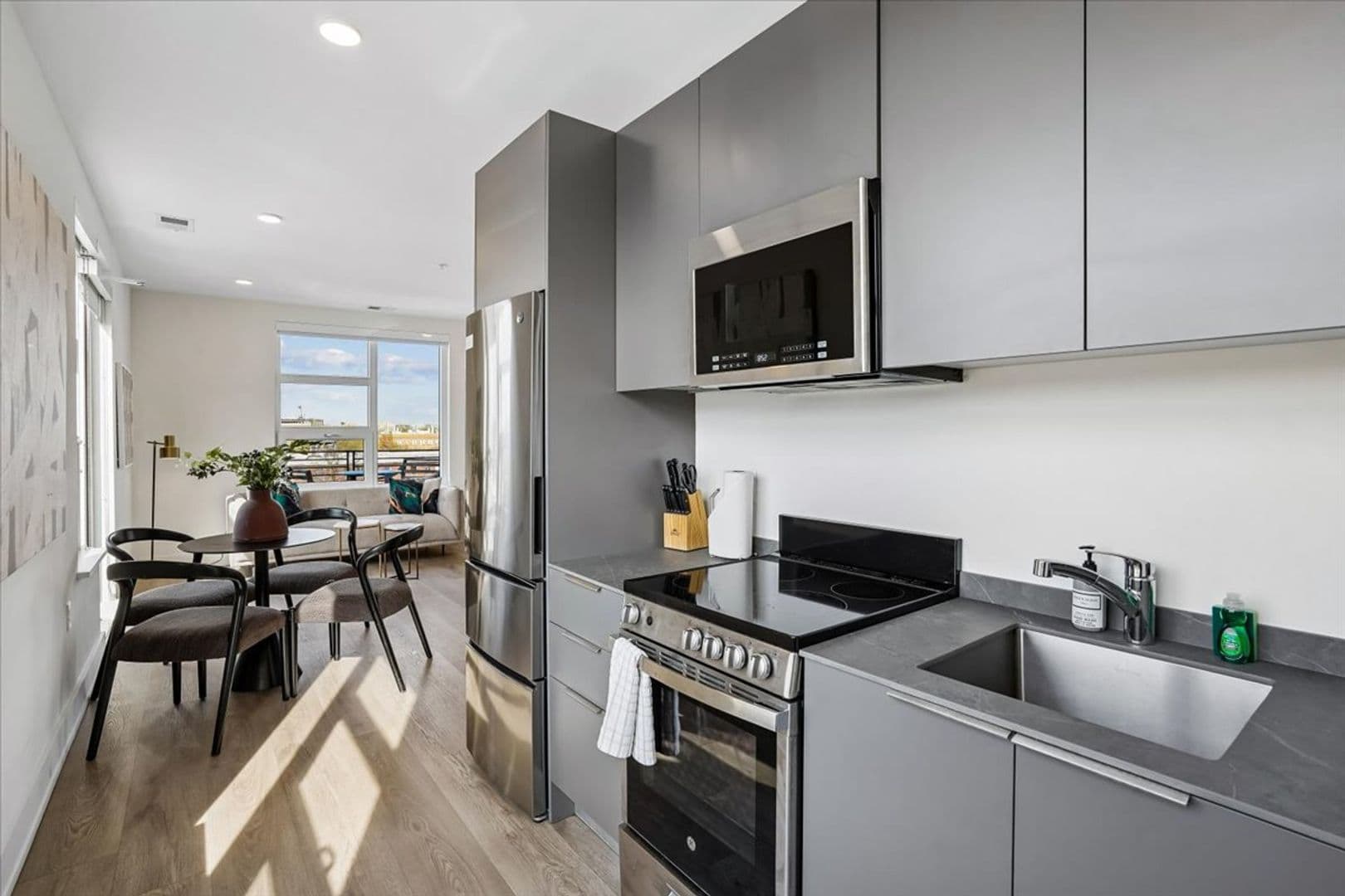 Washington Apartment: 1324 N Capitol St NW
