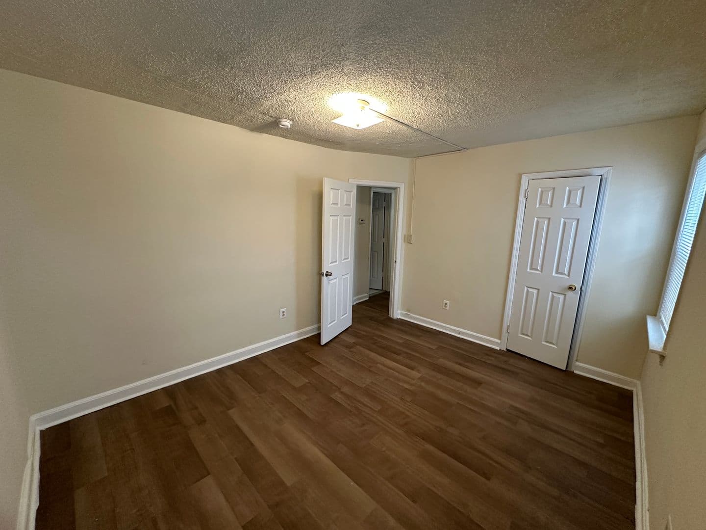 Washington Apartment: 2801 Jasper St. SE