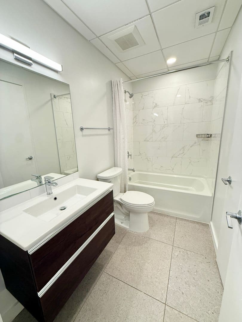 Washington Apartment: 1324 N Capitol St NW
