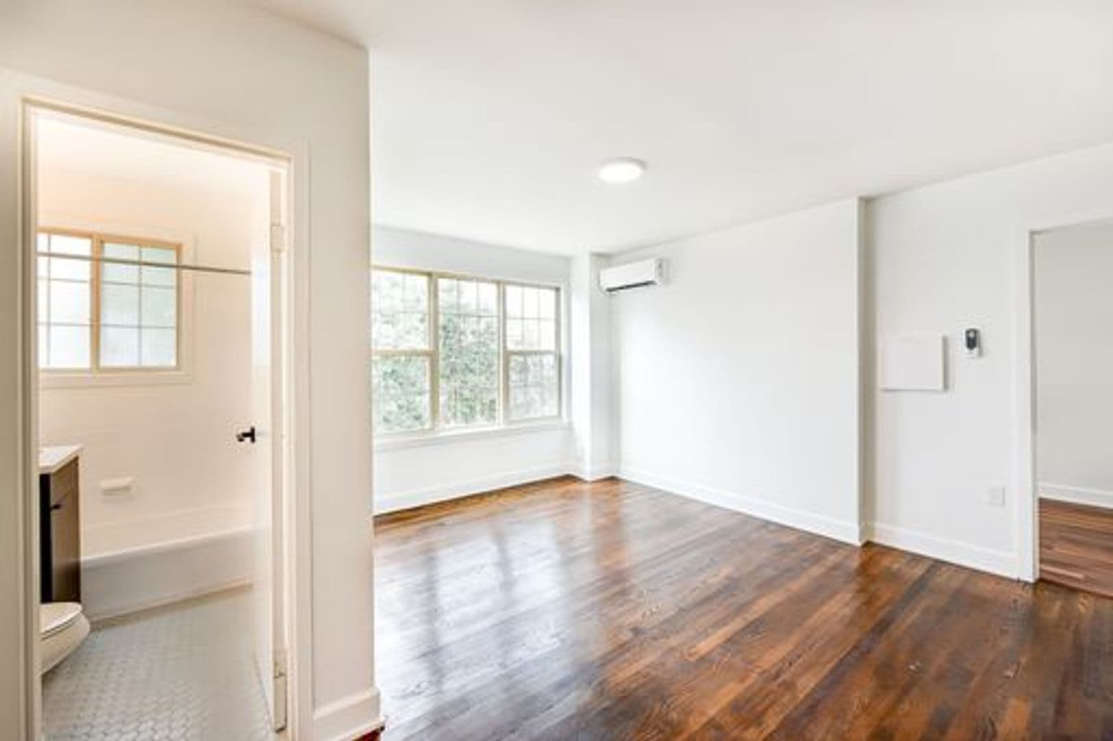 Washington Apartment: 1363 Peabody St NW
