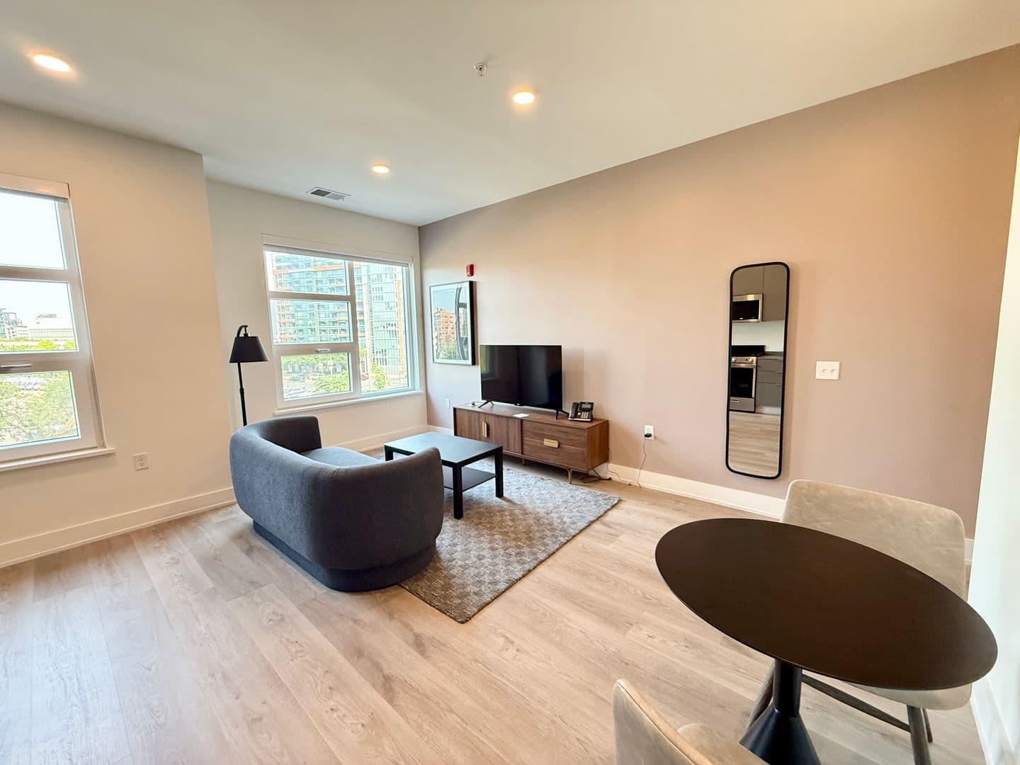 Washington Apartment: 1324 N Capitol St NW